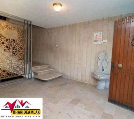 ویلای کهنه ساخت و گران قیمت در استانبول – ورودی